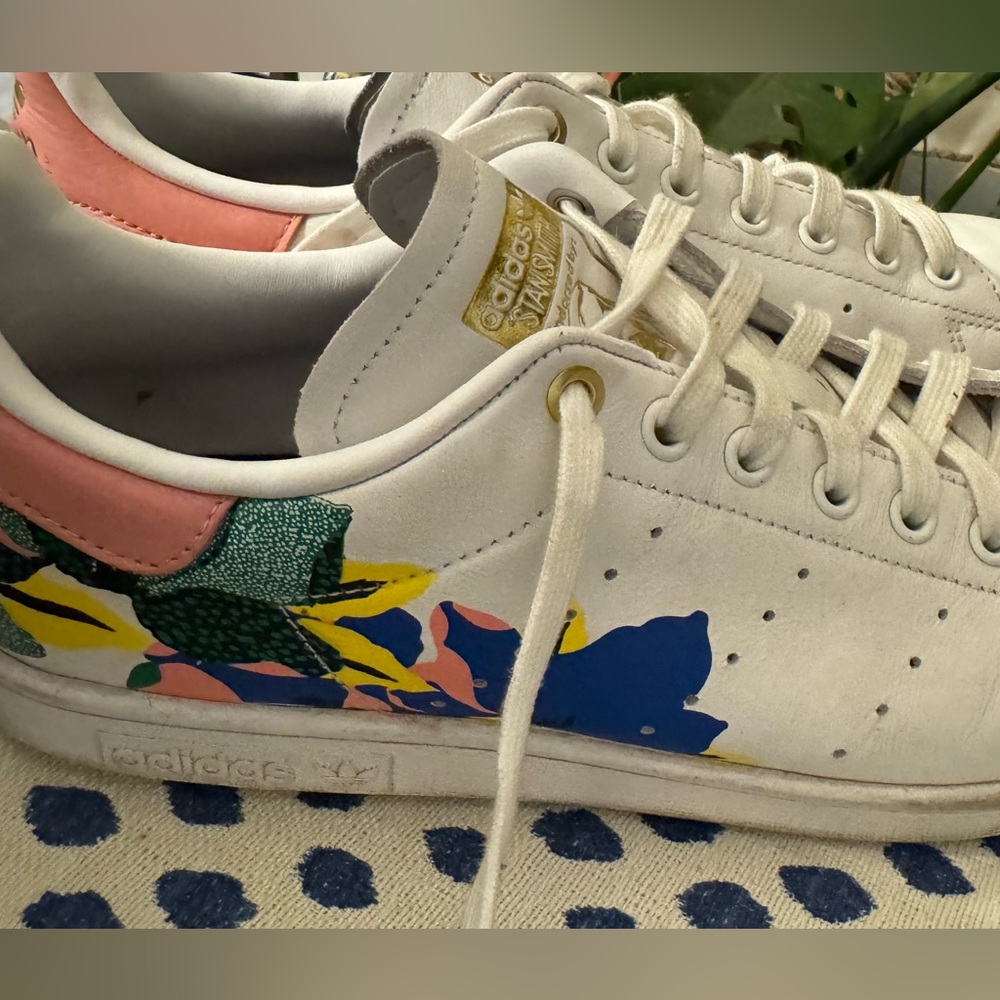 Stan Smith Adidas size ten white pink and floral shoe